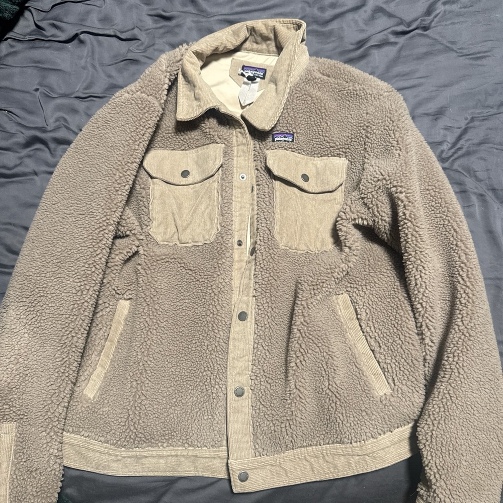 Patagonia Men's Tan Sherpa Jacket
